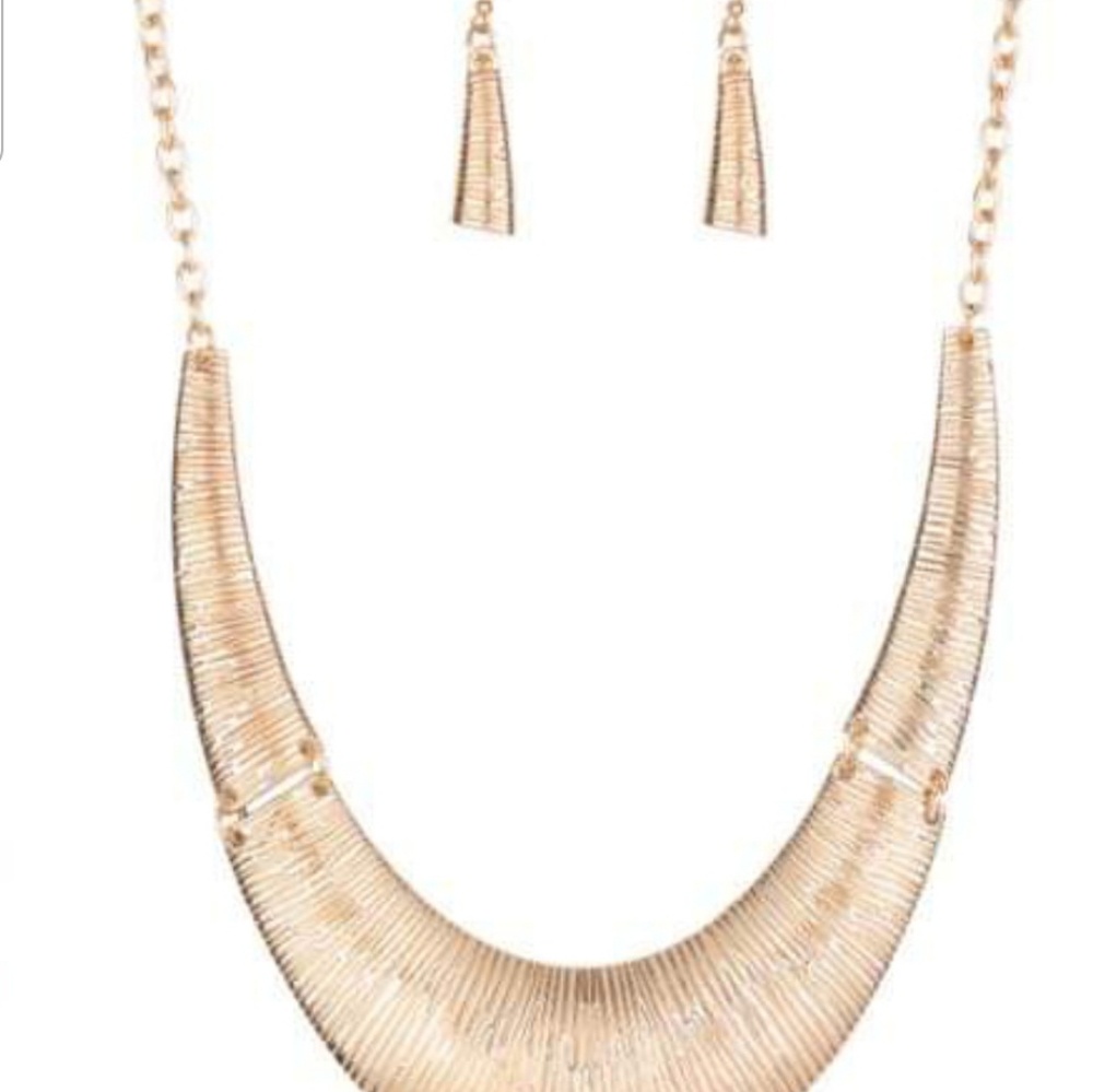 Paparazzi Gold Necklace set